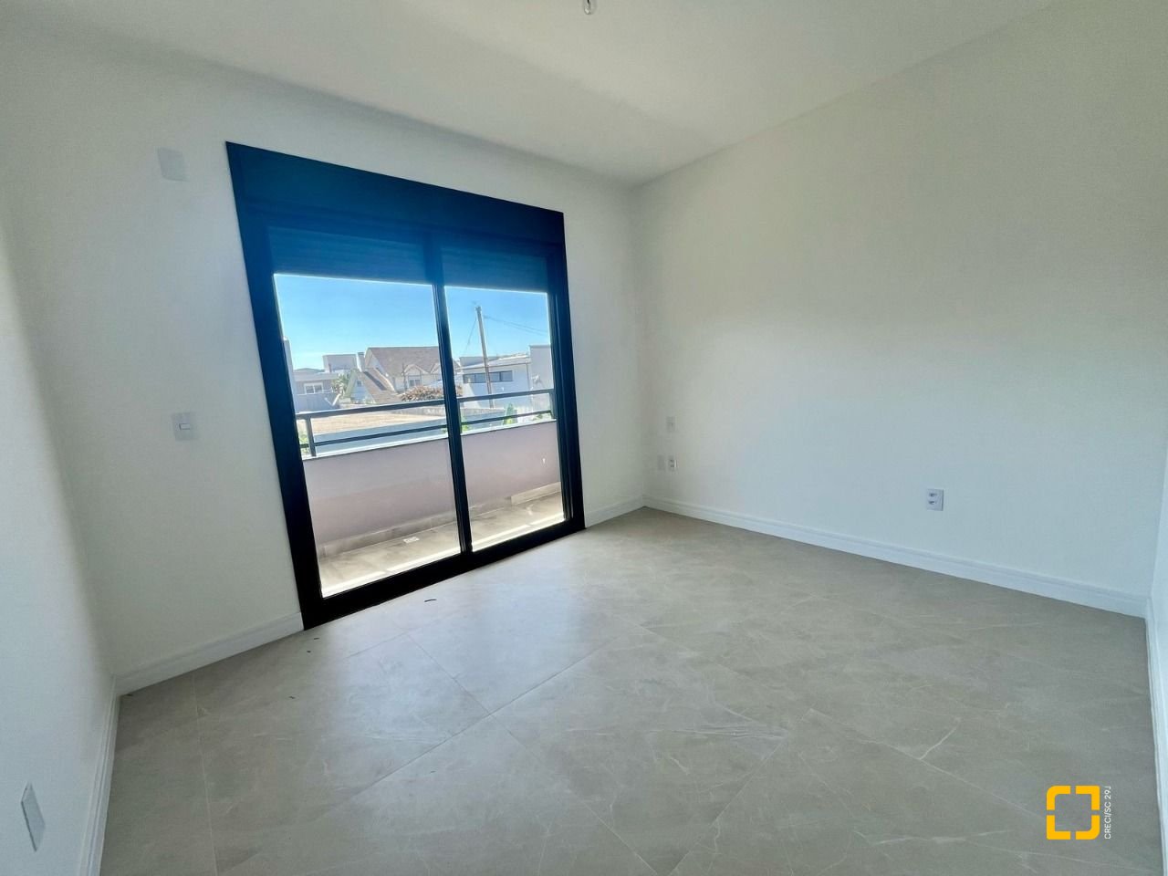 Casa com 179m², 6 quartos (sendo 3 suítes), no bairro Lagoa da Conceição em Florianópolis