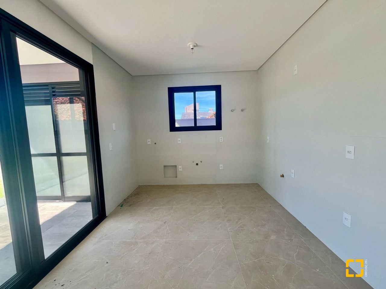 Casa com 179m², 6 quartos (sendo 3 suítes), no bairro Lagoa da Conceição em Florianópolis