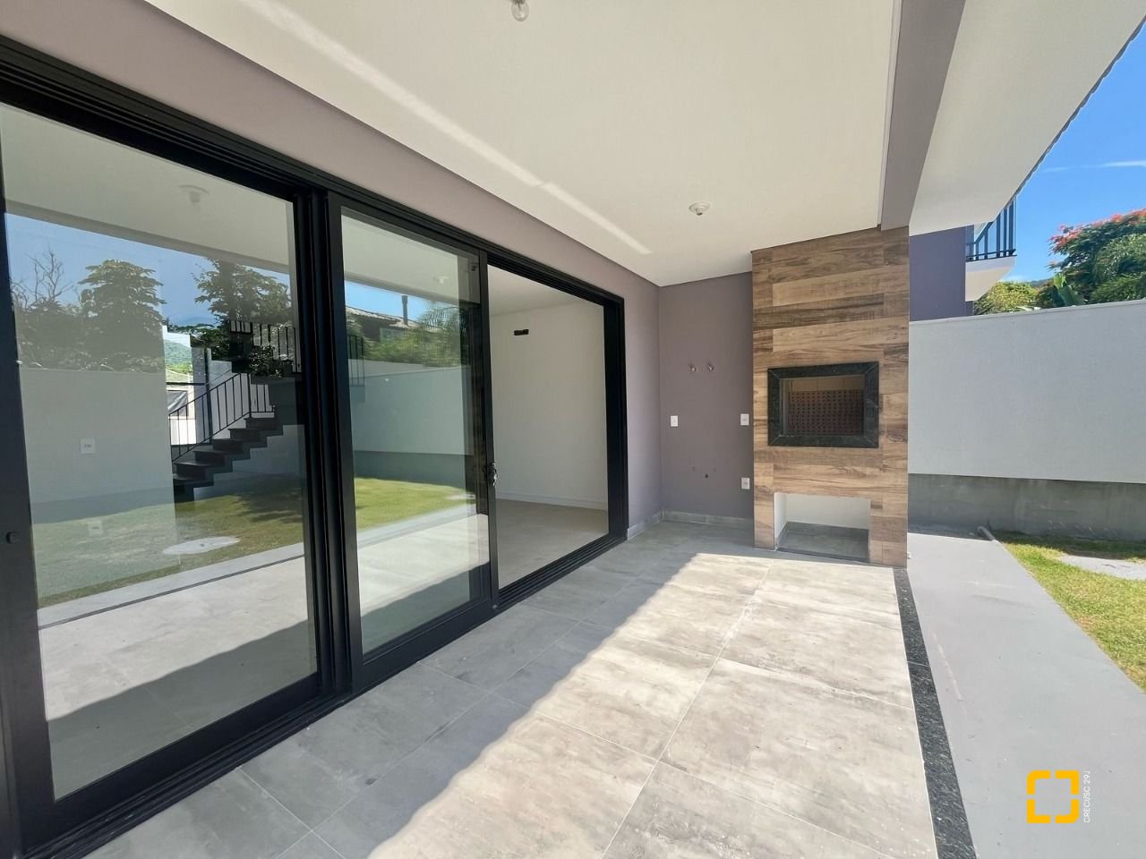 Casa com 179m², 6 quartos (sendo 3 suítes), no bairro Lagoa da Conceição em Florianópolis