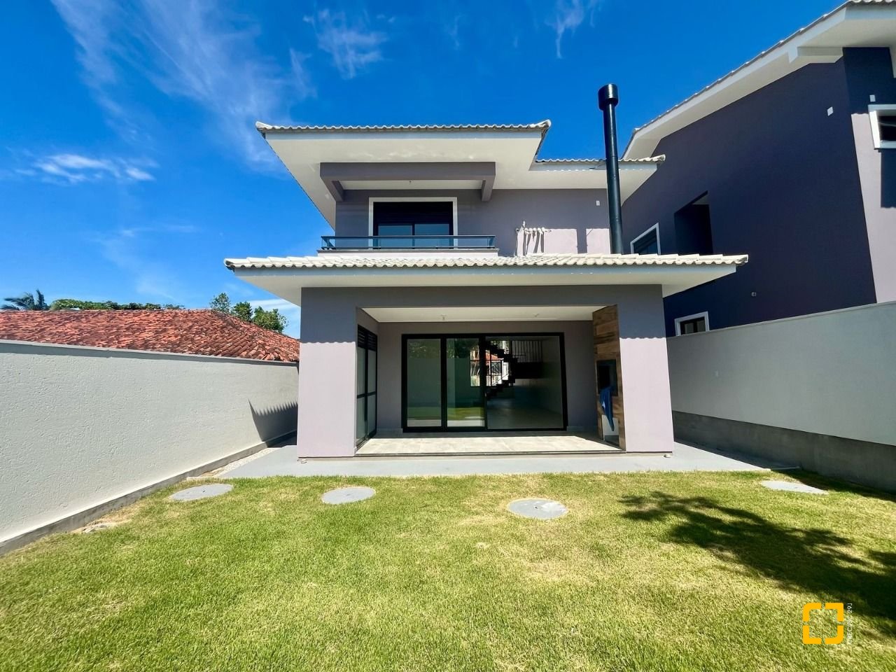 Casa com 179m², 6 quartos (sendo 3 suítes), no bairro Lagoa da Conceição em Florianópolis