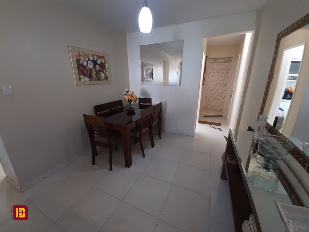 Apartamento com 62m², 2 quartos, 1 garagem, no bairro Roçado em São José