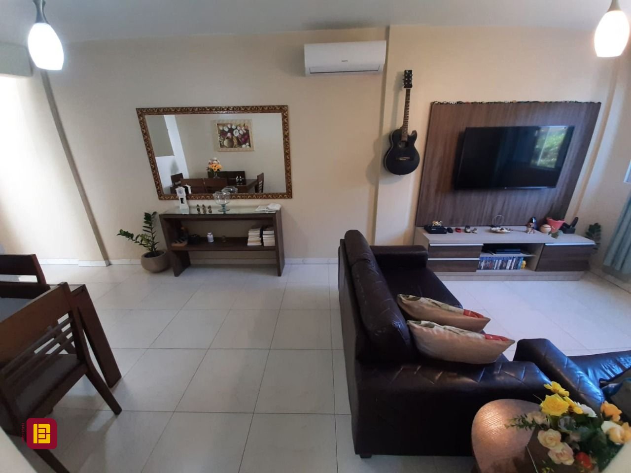 Apartamento com 62m², 2 quartos, 1 garagem, no bairro Roçado em São José