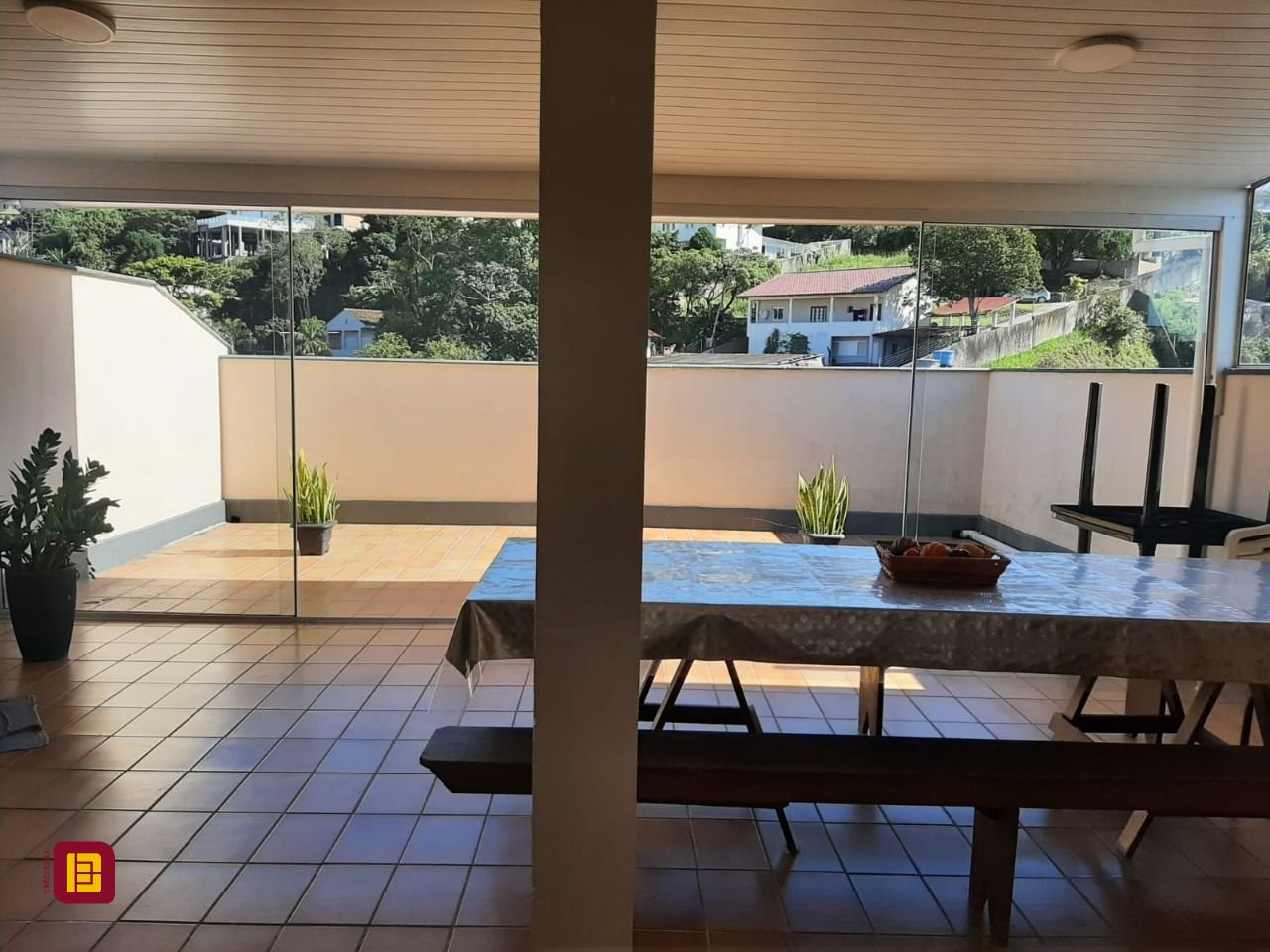 Apartamento com 62m², 2 quartos, 1 garagem, no bairro Roçado em São José