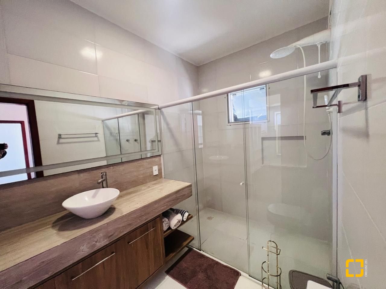 Casa de Condomínio com 350m², 7 quartos (sendo 3 suítes), 2 garagens, no bairro Rio Vermelho em Florianópolis