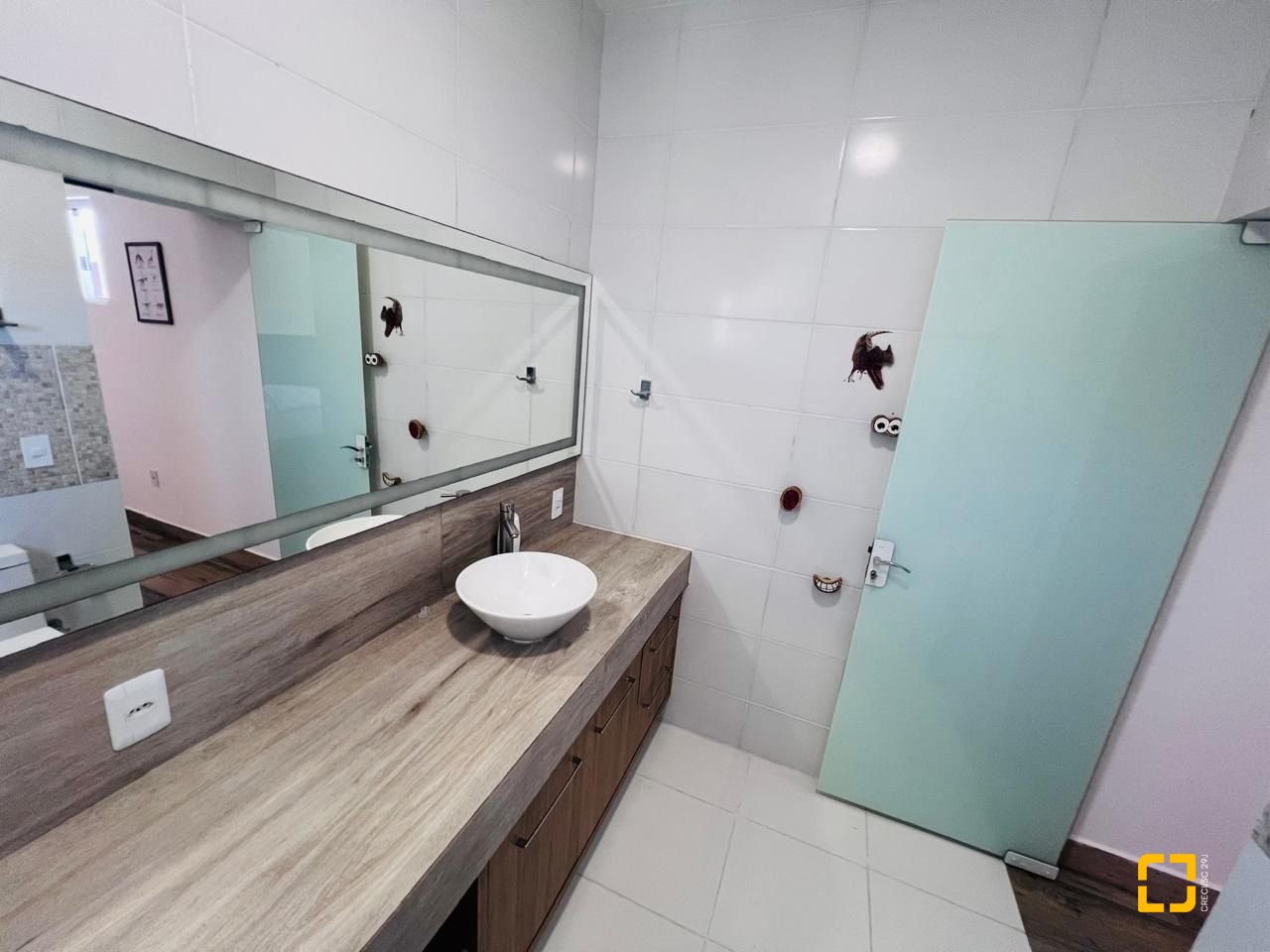 Casa de Condomínio com 350m², 7 quartos (sendo 3 suítes), 2 garagens, no bairro Rio Vermelho em Florianópolis