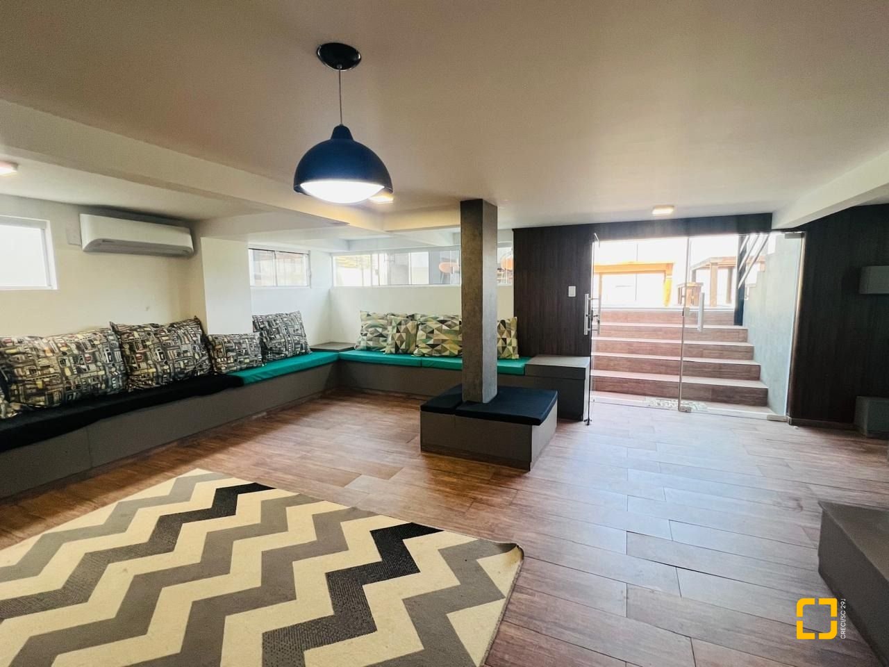 Casa de Condomínio com 350m², 7 quartos (sendo 3 suítes), 2 garagens, no bairro Rio Vermelho em Florianópolis