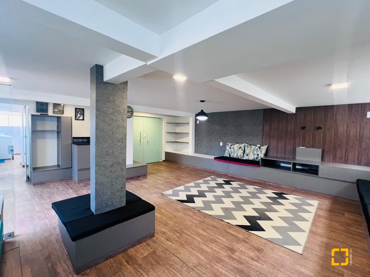 Casa de Condomínio com 350m², 7 quartos (sendo 3 suítes), 2 garagens, no bairro Rio Vermelho em Florianópolis