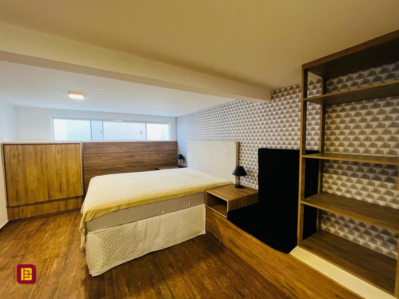 Casa de Condomínio com 350m², 7 quartos (sendo 3 suítes), 2 garagens, no bairro Rio Vermelho em Florianópolis