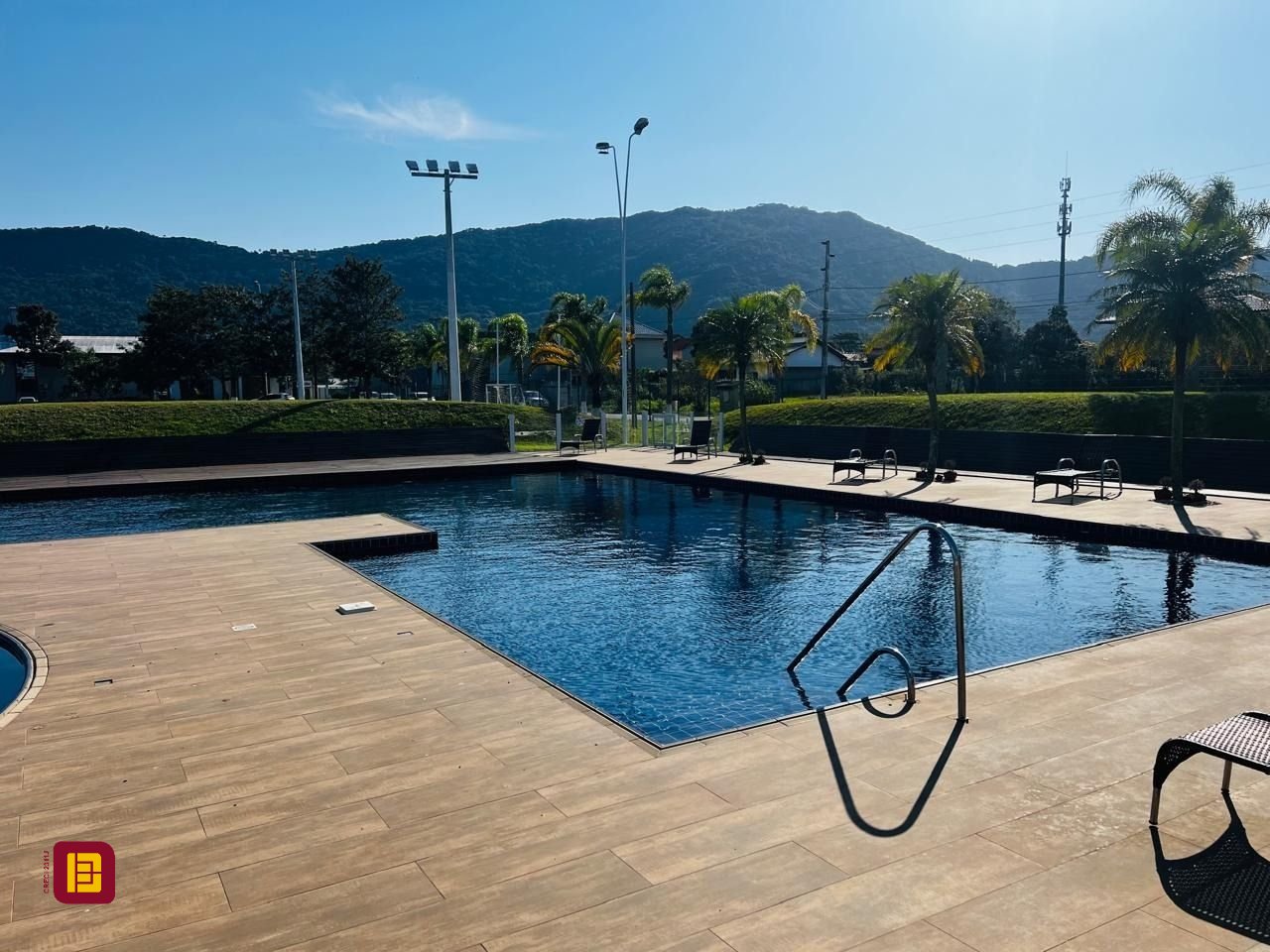 Casa de Condomínio com 350m², 7 quartos (sendo 3 suítes), 2 garagens, no bairro Rio Vermelho em Florianópolis