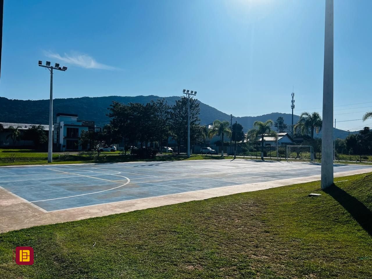 Casa de Condomínio com 350m², 7 quartos (sendo 3 suítes), 2 garagens, no bairro Rio Vermelho em Florianópolis