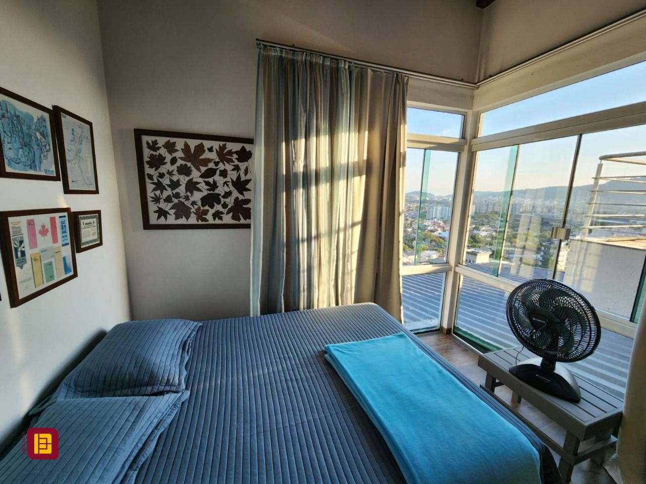 Casa com 264m², 5 quartos (sendo 1 suíte), 4 garagens, no bairro Itacorubi em Florianópolis