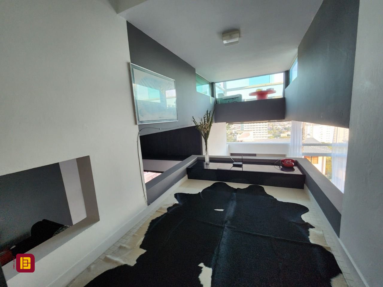 Casa com 264m², 5 quartos (sendo 1 suíte), 4 garagens, no bairro Itacorubi em Florianópolis
