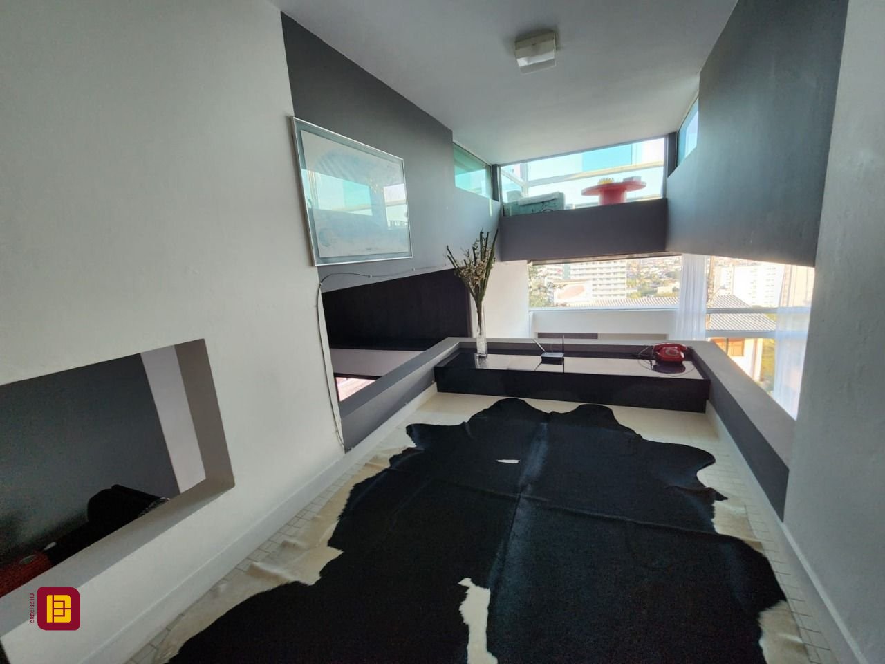 Casa com 264m², 5 quartos (sendo 1 suíte), 4 garagens, no bairro Itacorubi em Florianópolis