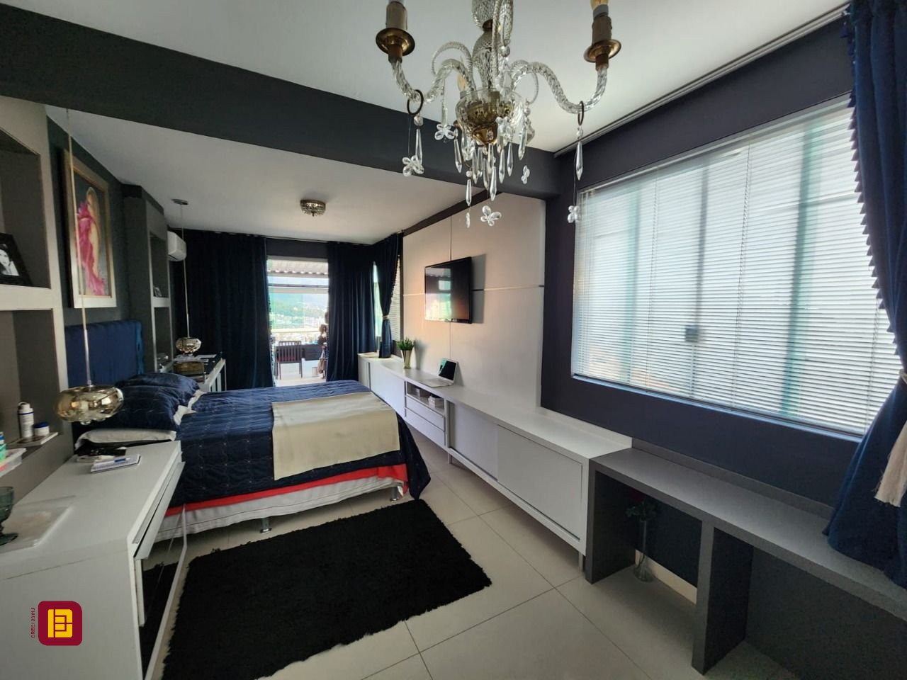 Casa com 264m², 5 quartos (sendo 1 suíte), 4 garagens, no bairro Itacorubi em Florianópolis