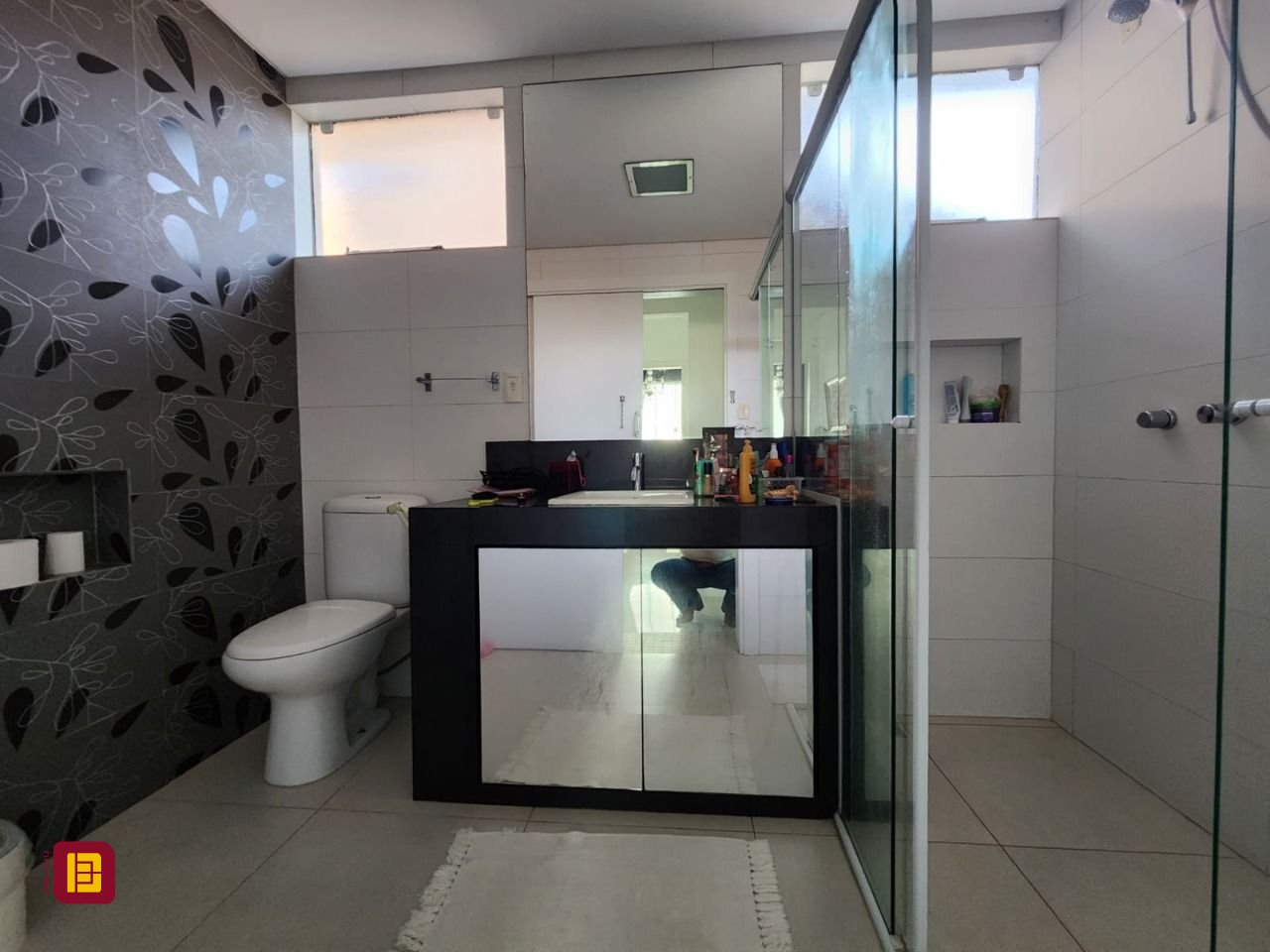 Casa com 264m², 5 quartos (sendo 1 suíte), 4 garagens, no bairro Itacorubi em Florianópolis