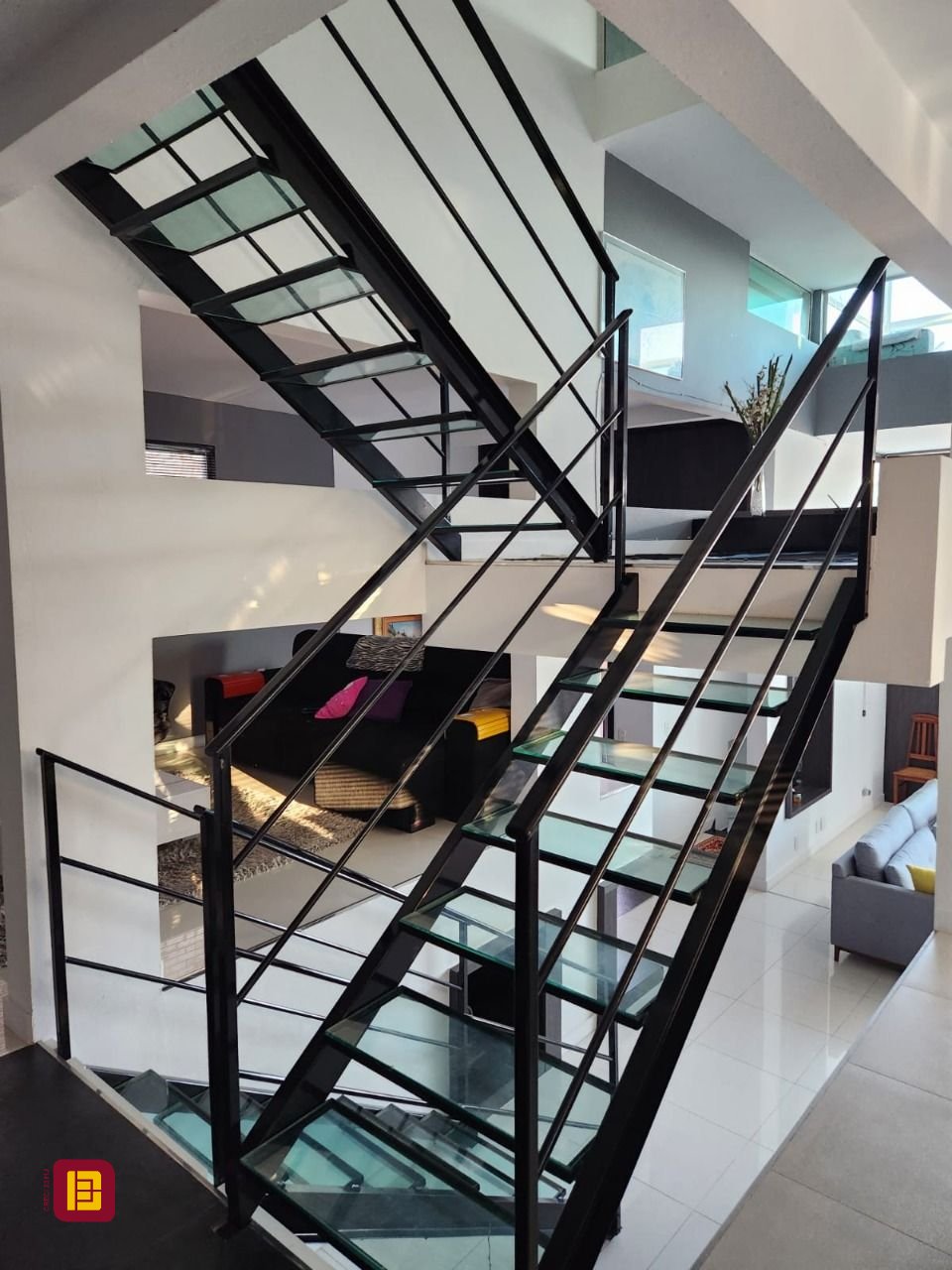 Casa com 264m², 5 quartos (sendo 1 suíte), 4 garagens, no bairro Itacorubi em Florianópolis