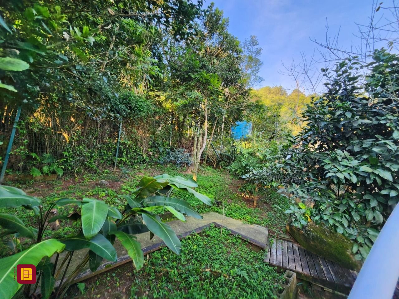 Casa com 264m², 5 quartos (sendo 1 suíte), 4 garagens, no bairro Itacorubi em Florianópolis
