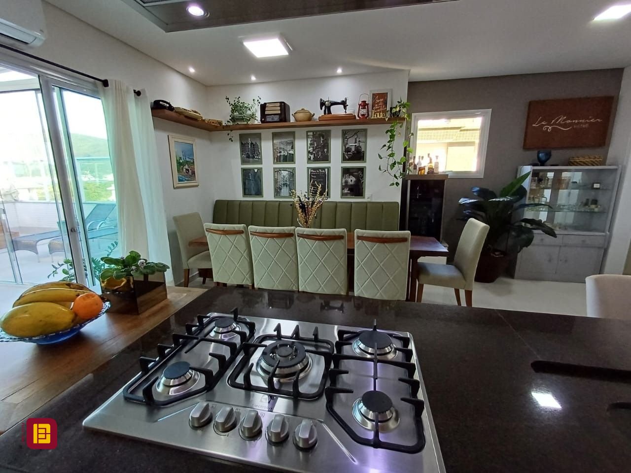 Cobertura com 237m², 3 quartos (sendo 3 suítes), 1 garagem, no bairro Açores em Florianópolis