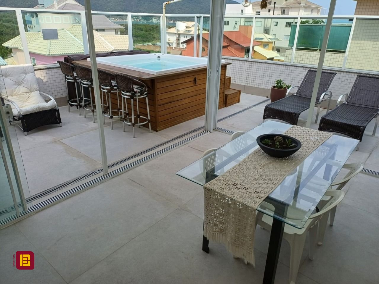 Cobertura com 237m², 3 quartos (sendo 3 suítes), 1 garagem, no bairro Açores em Florianópolis