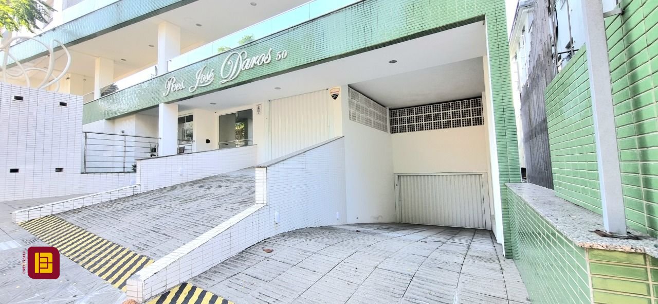 Apartamento com 93m², 2 quartos, 2 garagens, no bairro Trindade em Florianópolis