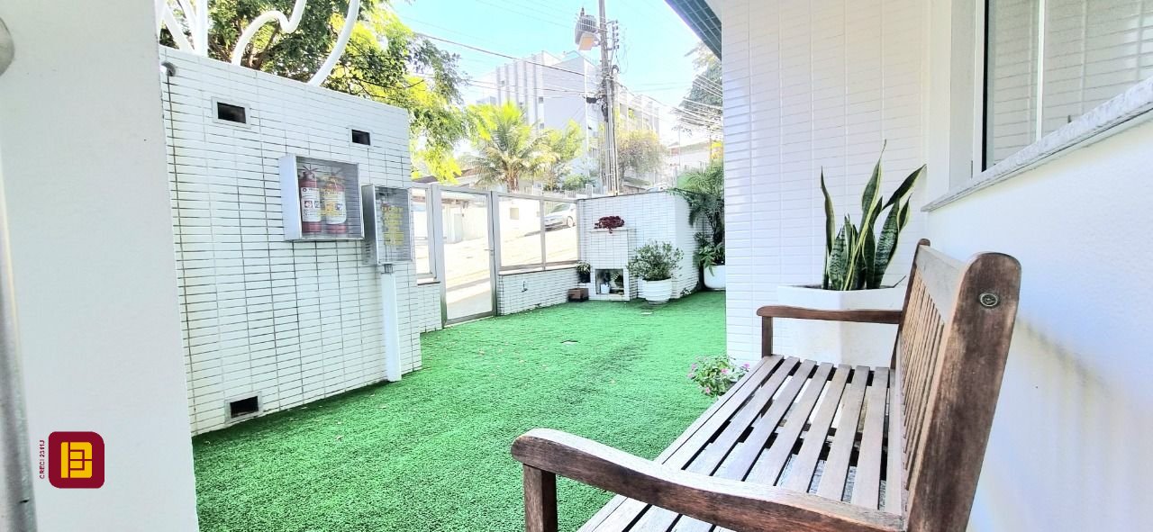 Apartamento com 93m², 2 quartos, 2 garagens, no bairro Trindade em Florianópolis