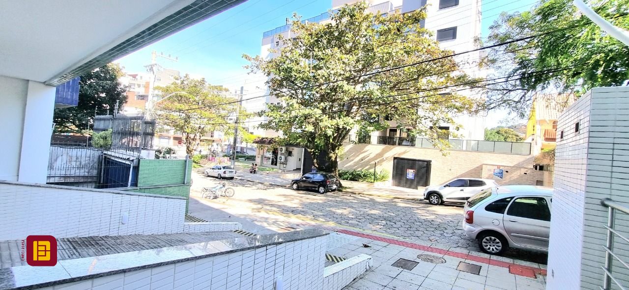 Apartamento com 93m², 2 quartos, 2 garagens, no bairro Trindade em Florianópolis