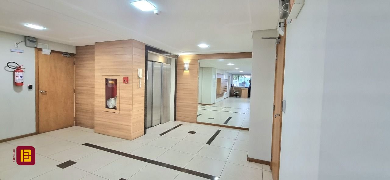 Apartamento com 93m², 2 quartos, 2 garagens, no bairro Trindade em Florianópolis