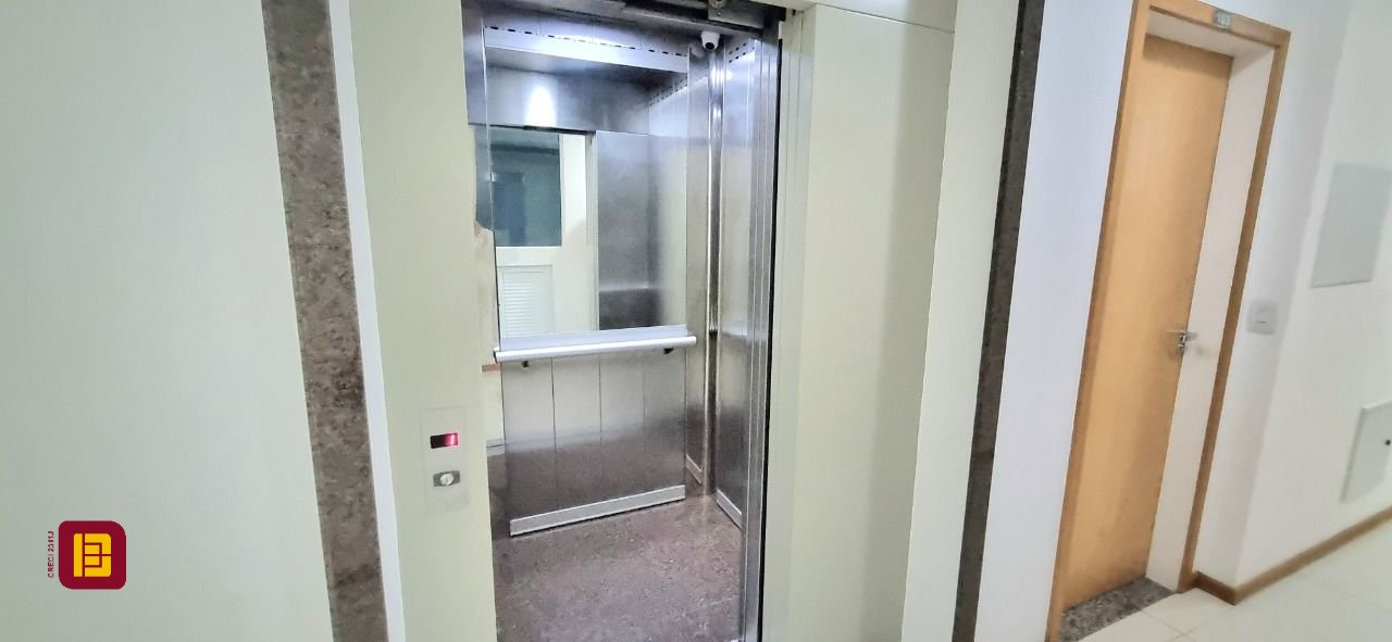 Apartamento com 93m², 2 quartos, 2 garagens, no bairro Trindade em Florianópolis