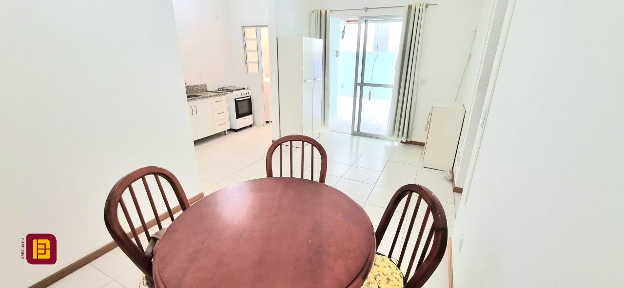 Apartamento com 93m², 2 quartos, 2 garagens, no bairro Trindade em Florianópolis