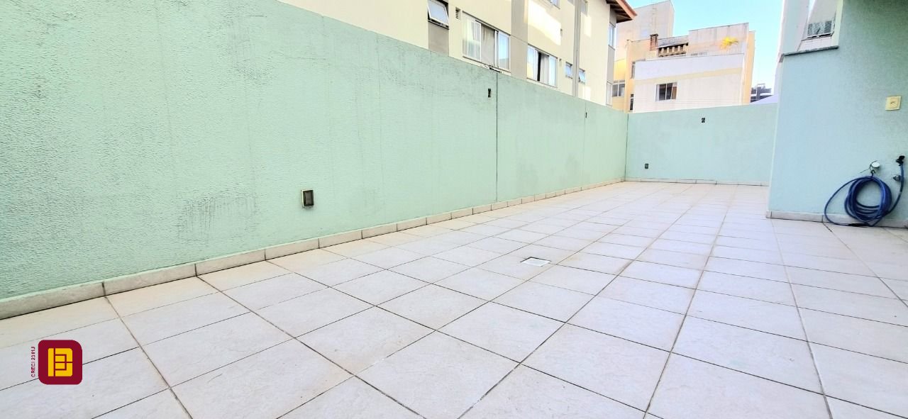 Apartamento com 93m², 2 quartos, 2 garagens, no bairro Trindade em Florianópolis