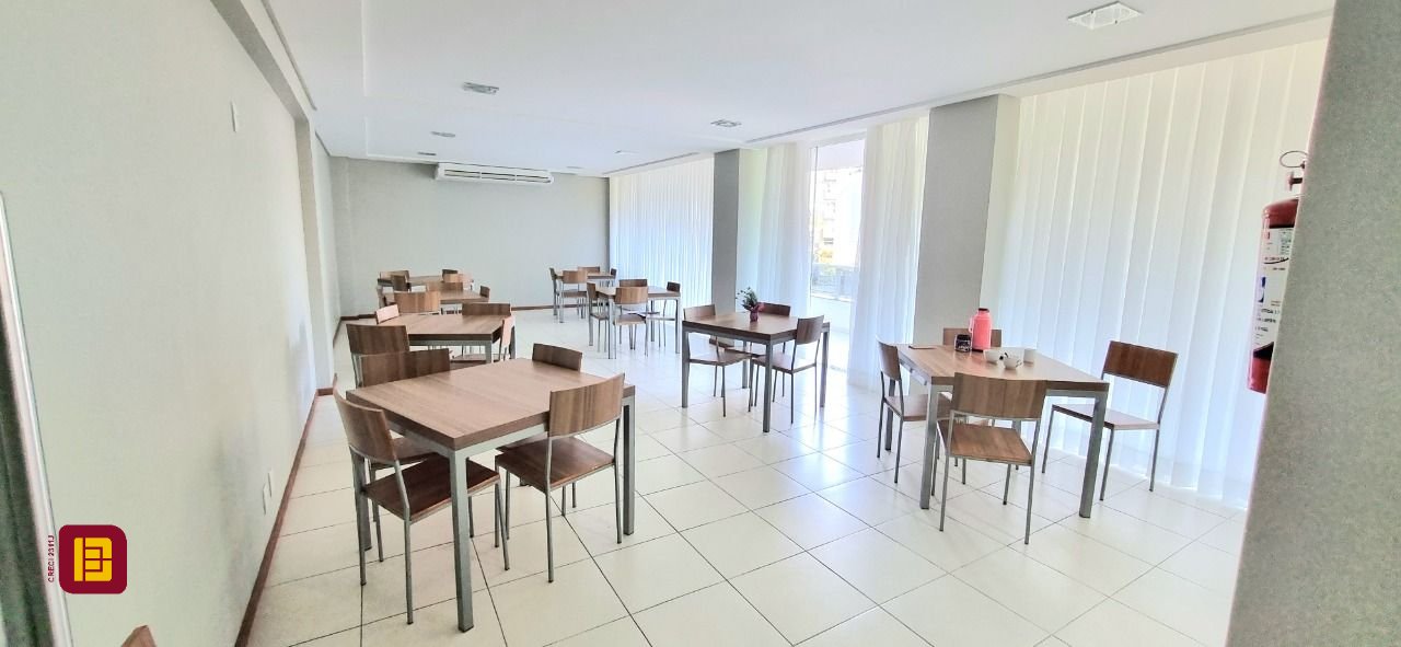 Apartamento com 93m², 2 quartos, 2 garagens, no bairro Trindade em Florianópolis