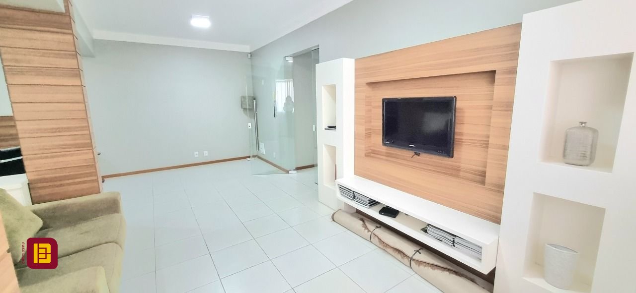 Apartamento com 93m², 2 quartos, 2 garagens, no bairro Trindade em Florianópolis