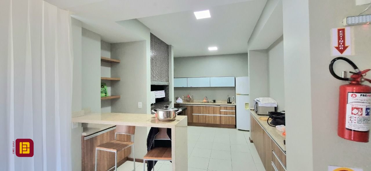 Apartamento com 93m², 2 quartos, 2 garagens, no bairro Trindade em Florianópolis