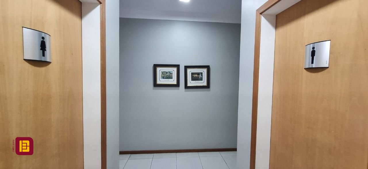 Apartamento com 93m², 2 quartos, 2 garagens, no bairro Trindade em Florianópolis