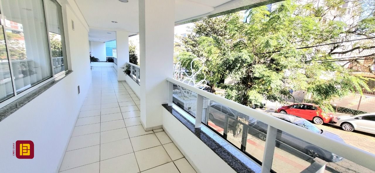 Apartamento com 93m², 2 quartos, 2 garagens, no bairro Trindade em Florianópolis