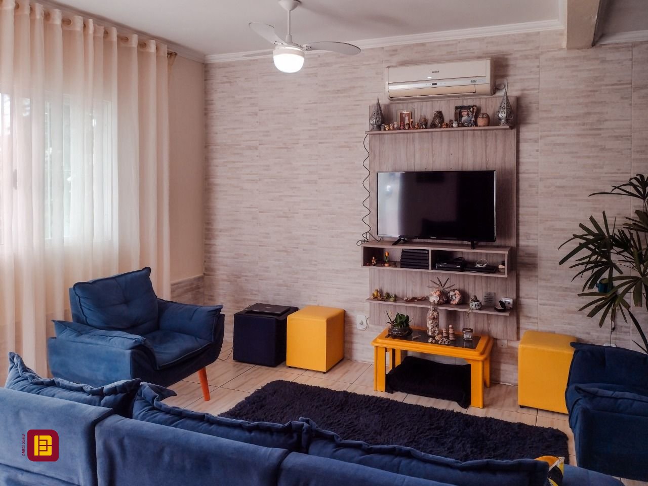 Casa com 120m², 4 quartos (sendo 1 suíte), 1 garagem, no bairro Cachoeira do Bom Jesus em Florianópolis