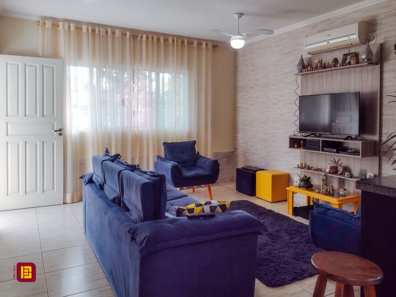 Casa com 120m², 4 quartos (sendo 1 suíte), 1 garagem, no bairro Cachoeira do Bom Jesus em Florianópolis