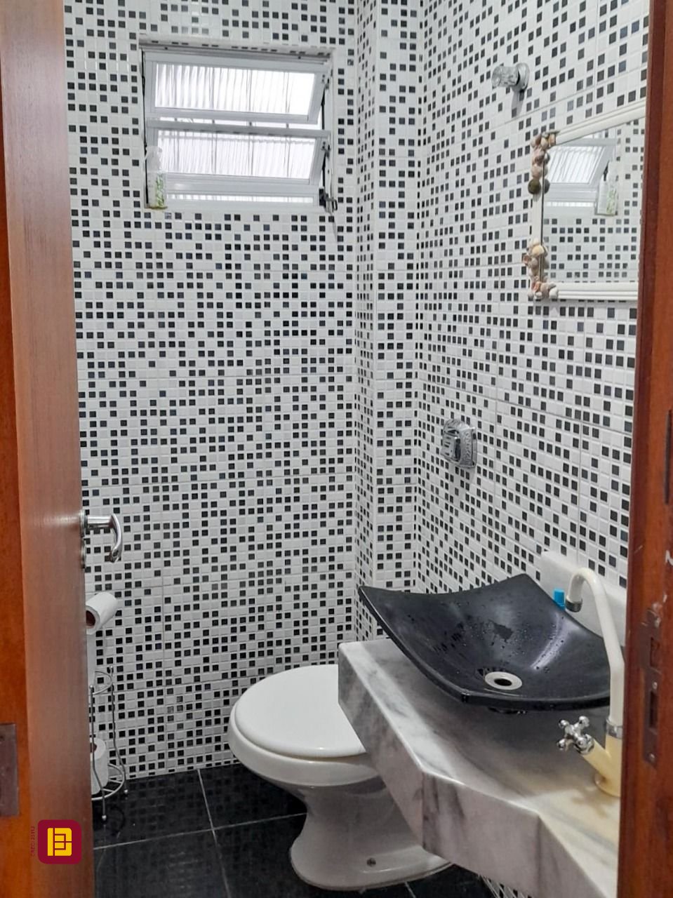 Casa com 120m², 4 quartos (sendo 1 suíte), 1 garagem, no bairro Cachoeira do Bom Jesus em Florianópolis