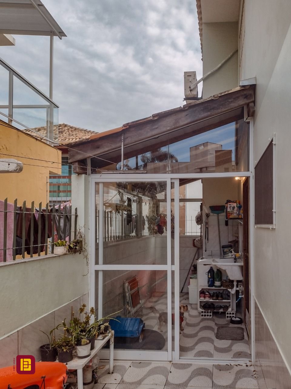 Casa com 120m², 4 quartos (sendo 1 suíte), 1 garagem, no bairro Cachoeira do Bom Jesus em Florianópolis