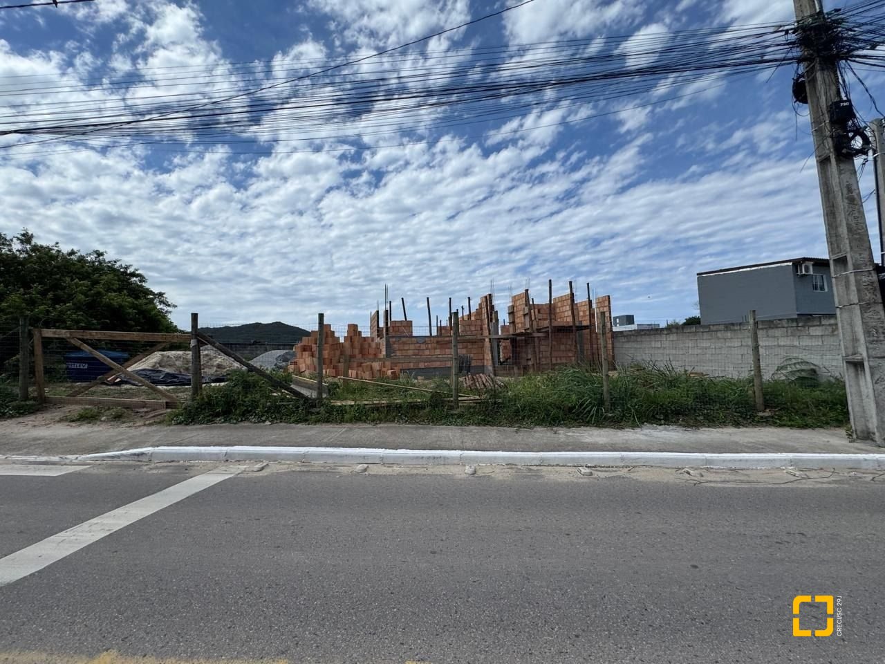 Terreno com 461m², no bairro Campeche em Florianópolis