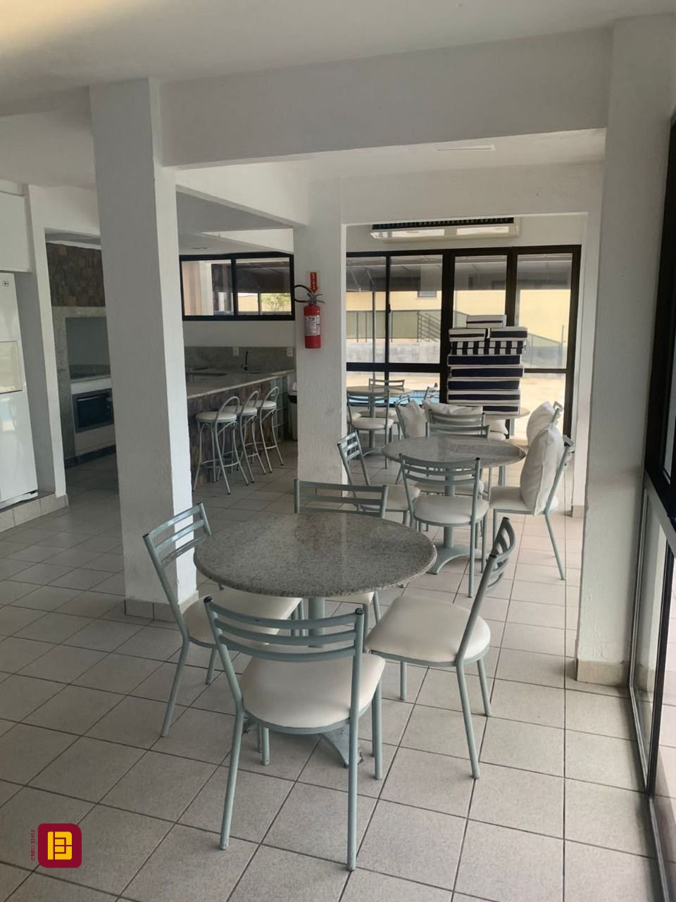 Apartamento com 80m², 4 quartos (sendo 1 suíte), 2 garagens, no bairro Praia Brava em Florianópolis