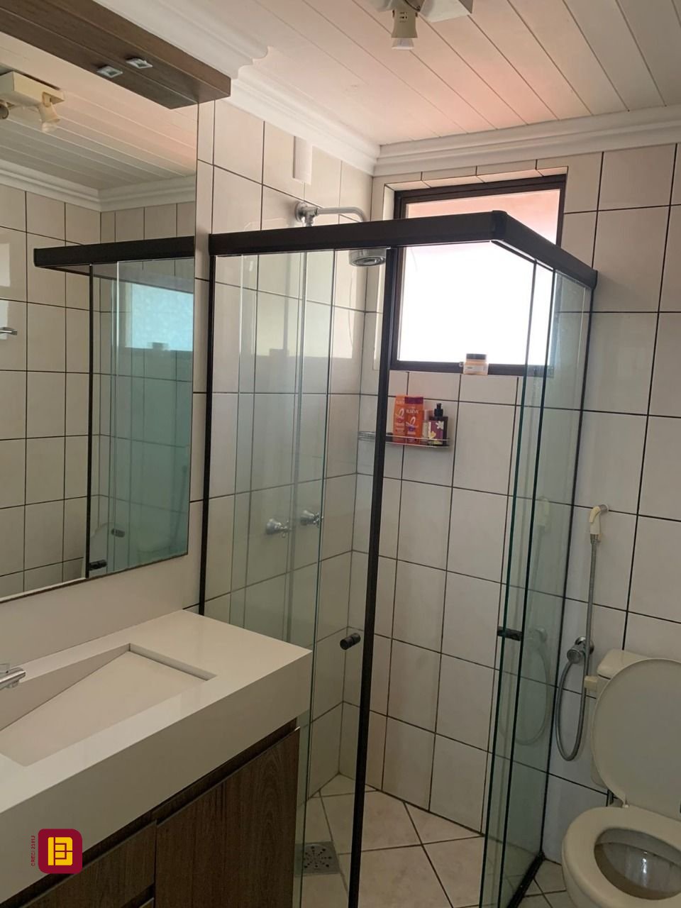 Apartamento com 80m², 4 quartos (sendo 1 suíte), 2 garagens, no bairro Praia Brava em Florianópolis