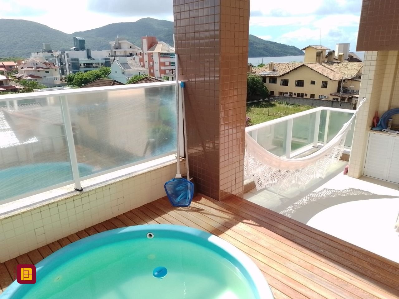 Cobertura com 95m², 2 quartos (sendo 1 suíte), 2 garagens, no bairro Açores em Florianópolis