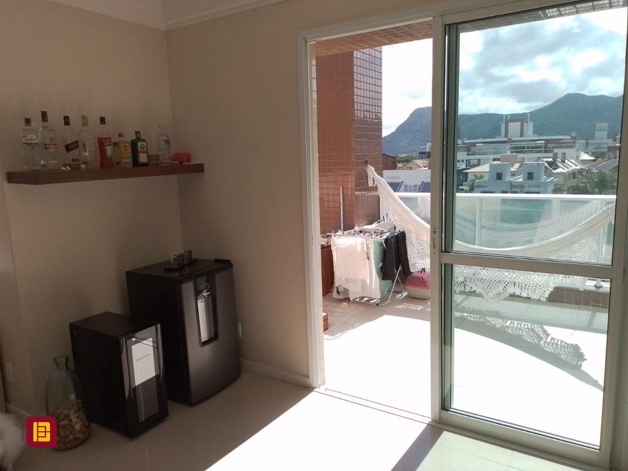 Cobertura com 95m², 2 quartos (sendo 1 suíte), 2 garagens, no bairro Açores em Florianópolis