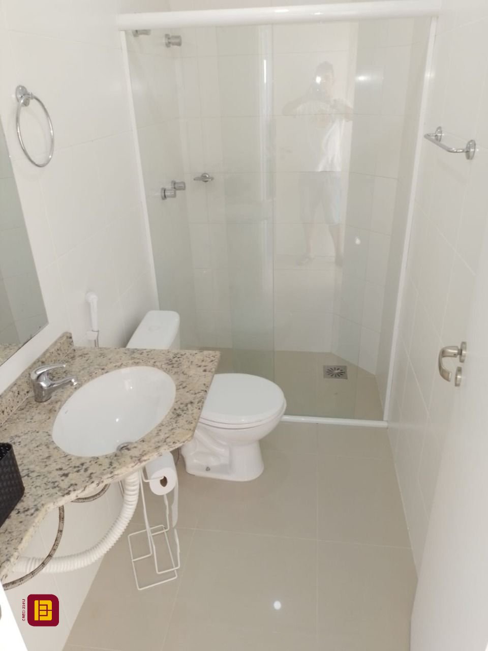 Cobertura com 95m², 2 quartos (sendo 1 suíte), 2 garagens, no bairro Açores em Florianópolis