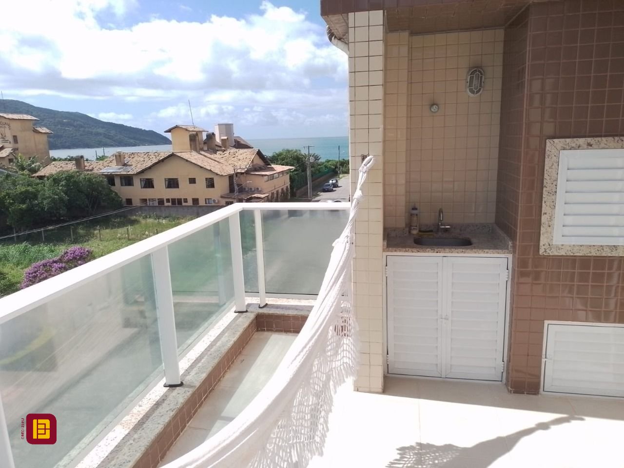 Cobertura com 95m², 2 quartos (sendo 1 suíte), 2 garagens, no bairro Açores em Florianópolis
