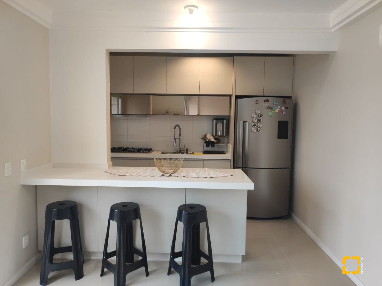 Cobertura com 95m², 2 quartos (sendo 1 suíte), 2 garagens, no bairro Açores em Florianópolis