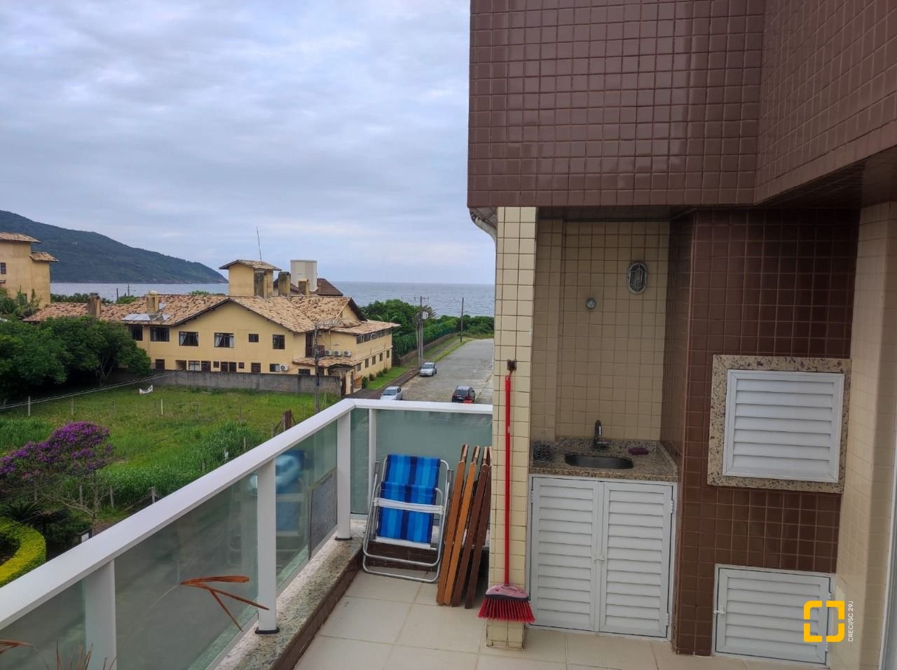 Cobertura com 95m², 2 quartos (sendo 1 suíte), 2 garagens, no bairro Açores em Florianópolis