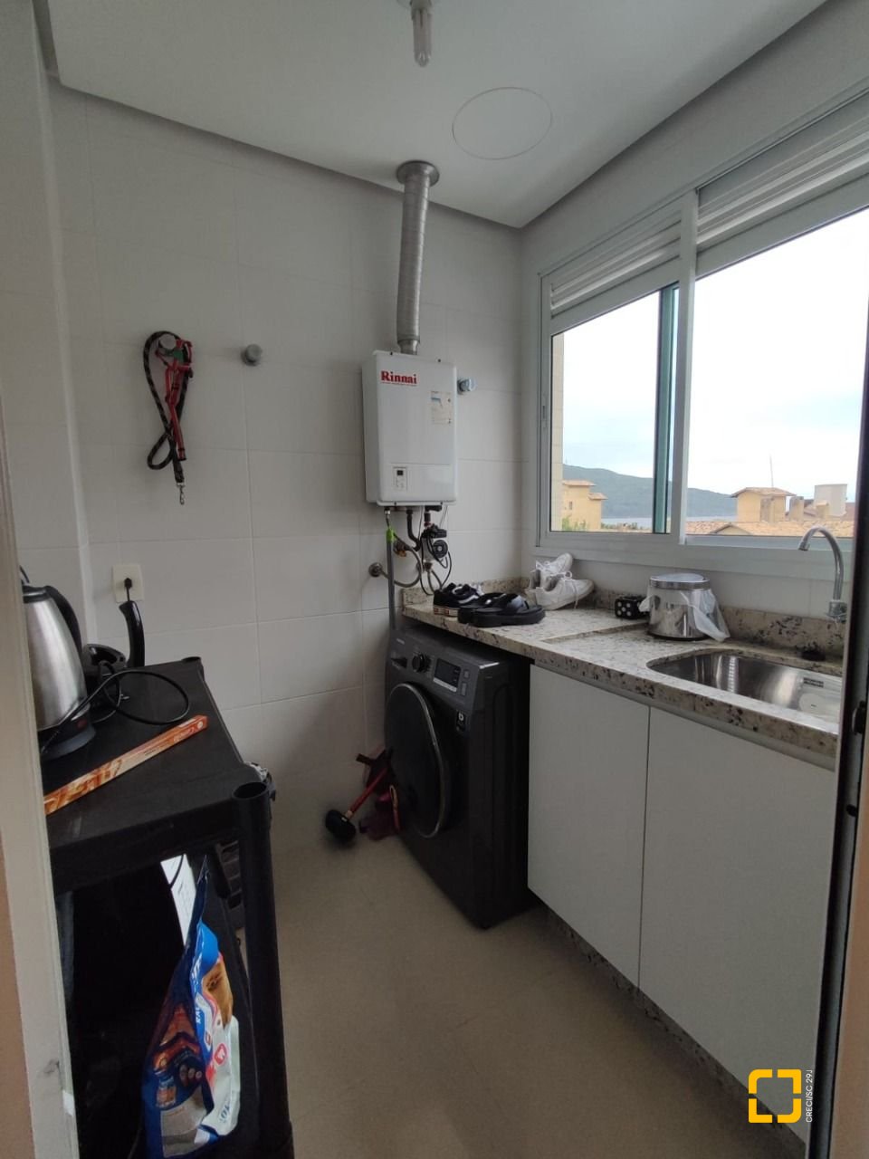Cobertura com 95m², 2 quartos (sendo 1 suíte), 2 garagens, no bairro Açores em Florianópolis