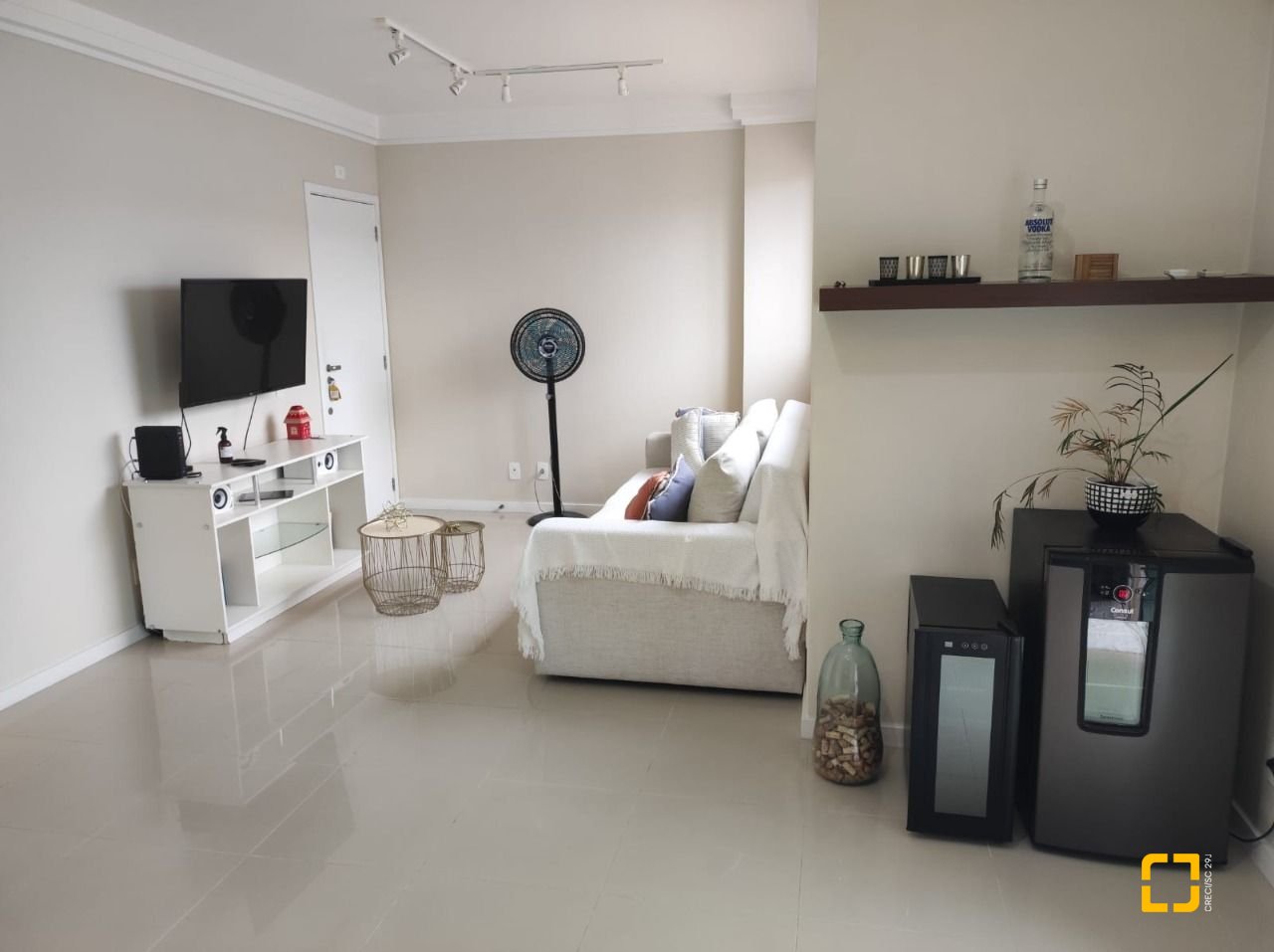 Cobertura com 95m², 2 quartos (sendo 1 suíte), 2 garagens, no bairro Açores em Florianópolis